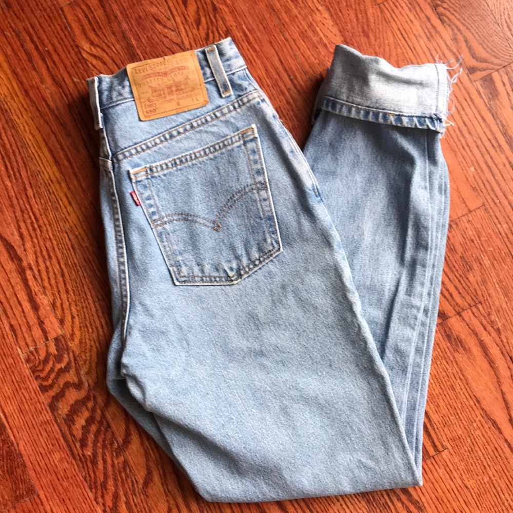 Vintage Levi Jeans - Light/Medium Wash